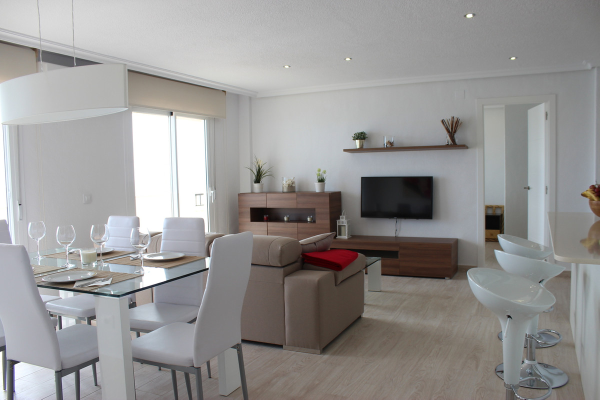 For sale - 3 Bedroom 2 Bathroom Apartment in Mil Palmeras  - Mil Palmeras  - Alicante