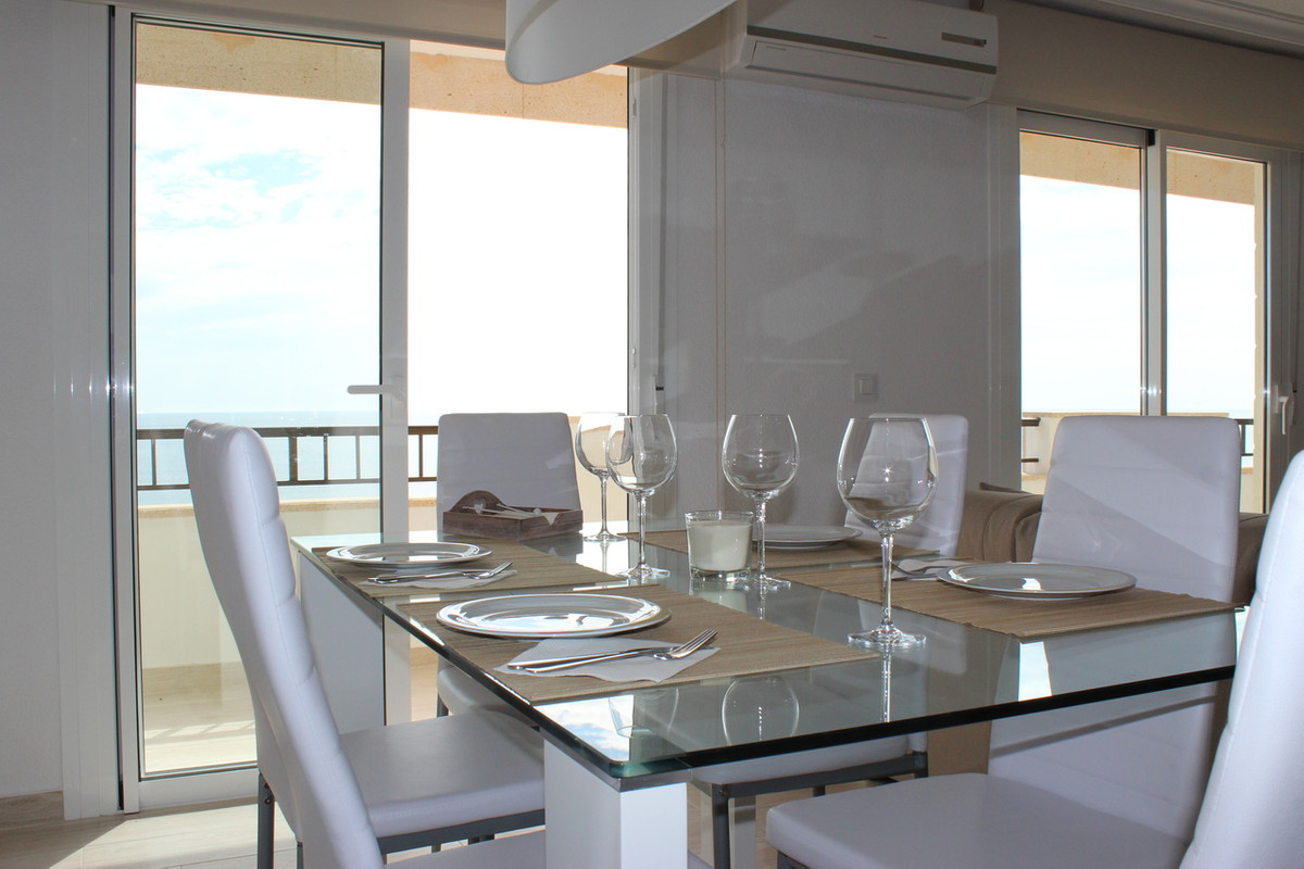 For sale - 3 Bedroom 2 Bathroom Apartment in Mil Palmeras  - Mil Palmeras  - Alicante