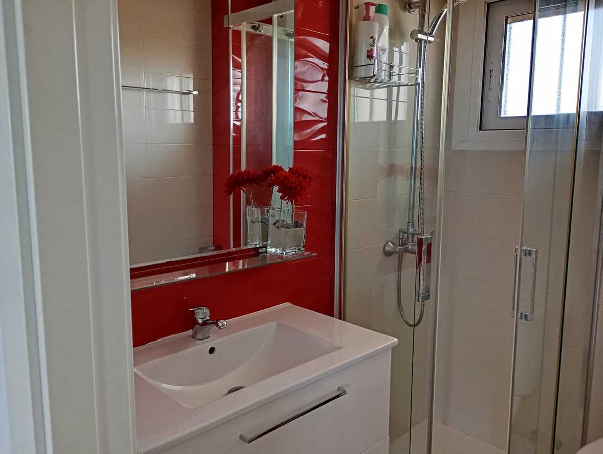 For sale - 3 Bedroom 2 Bathroom Apartment in Mil Palmeras  - Mil Palmeras  - Alicante