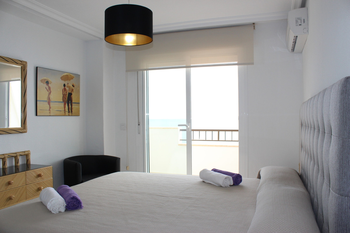 For sale - 3 Bedroom 2 Bathroom Apartment in Mil Palmeras  - Mil Palmeras  - Alicante
