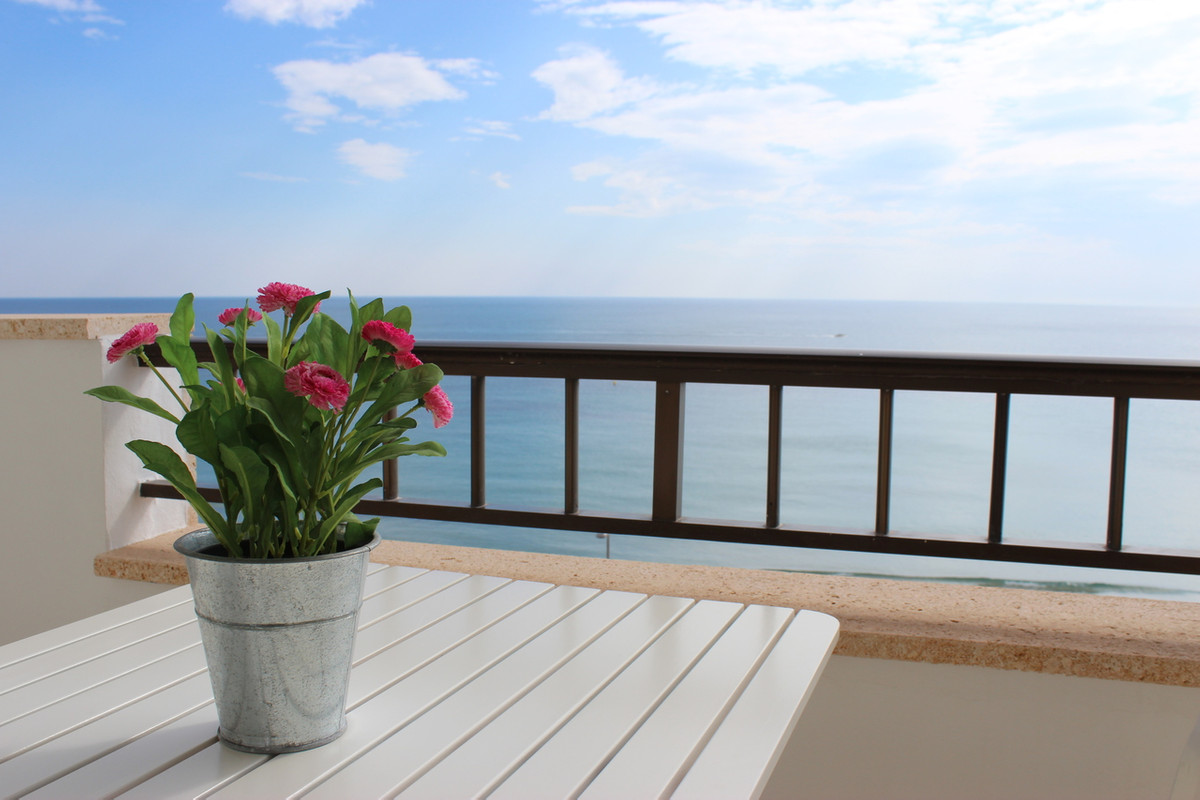 For sale - 3 Bedroom 2 Bathroom Apartment in Mil Palmeras  - Mil Palmeras  - Alicante