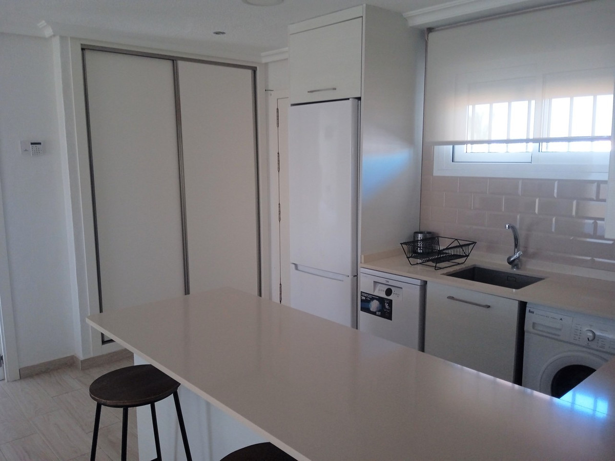 For sale - 3 Bedroom 2 Bathroom Apartment in Mil Palmeras  - Mil Palmeras  - Alicante