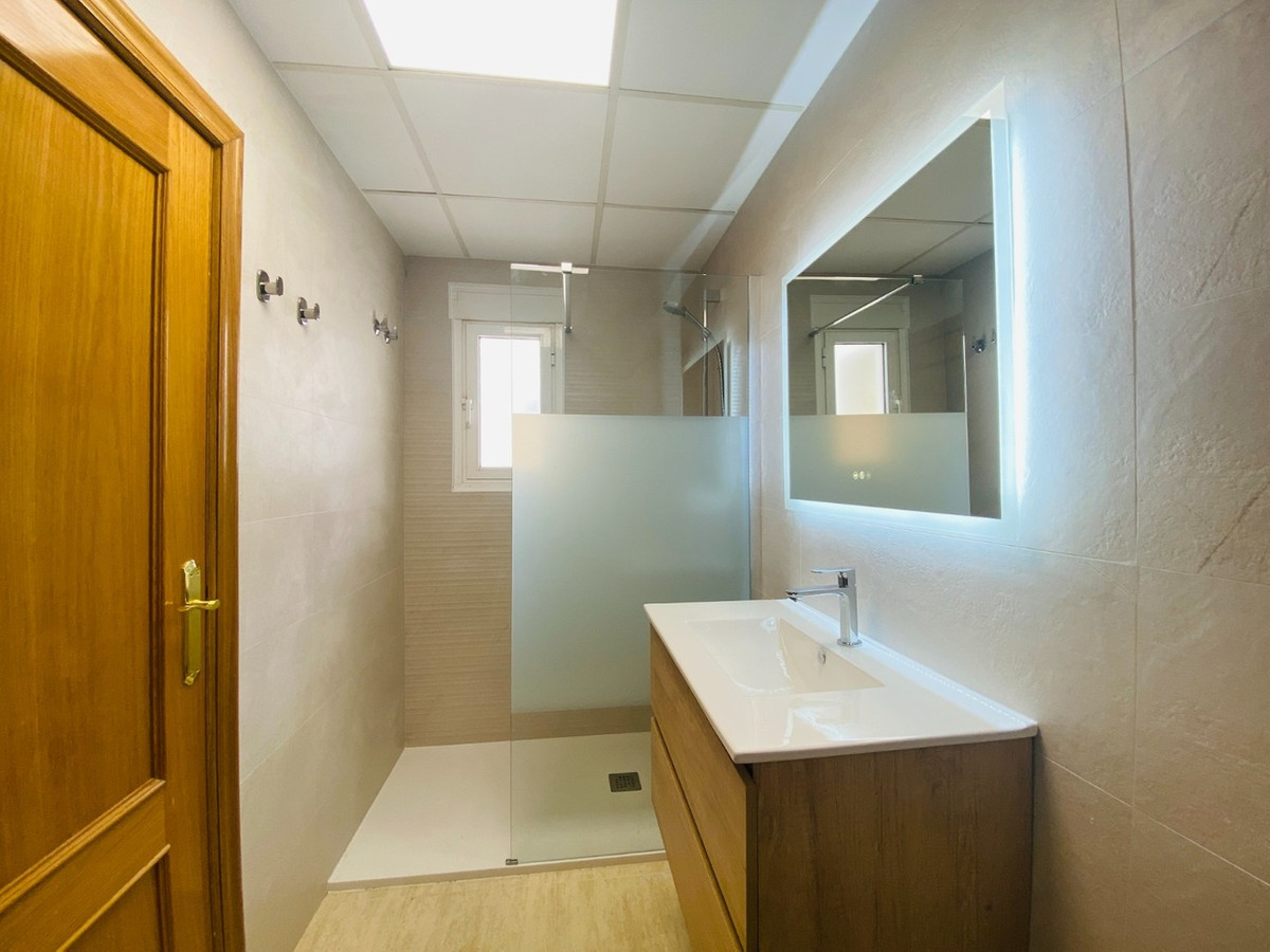 For sale - 2 Bedroom 1 Bathroom Apartment - Middle Floor Apartment in Orihuela - Villamartin  - Alicante