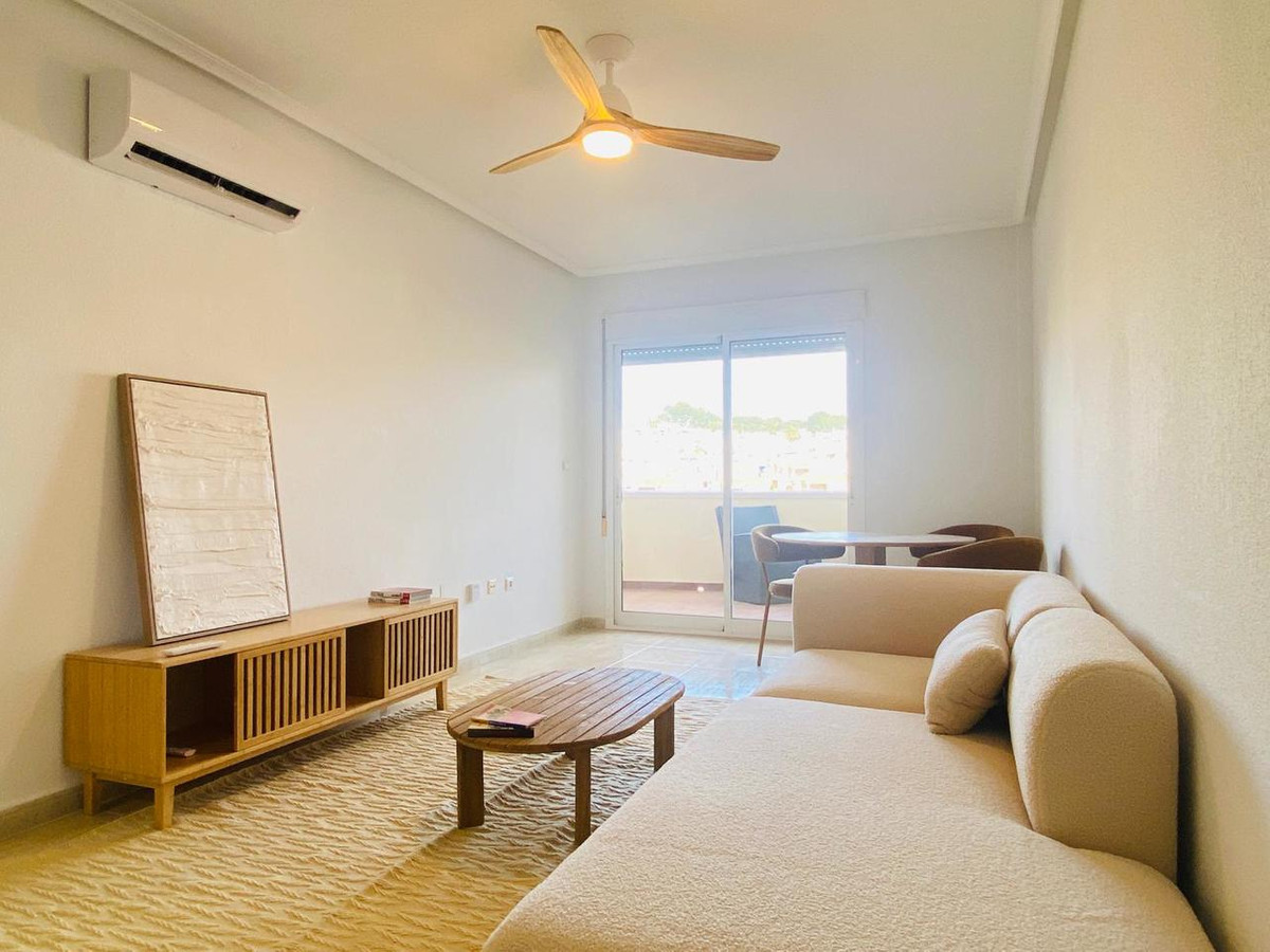 For sale - 2 Bedroom 1 Bathroom Apartment - Middle Floor Apartment in Orihuela - Villamartin  - Alicante