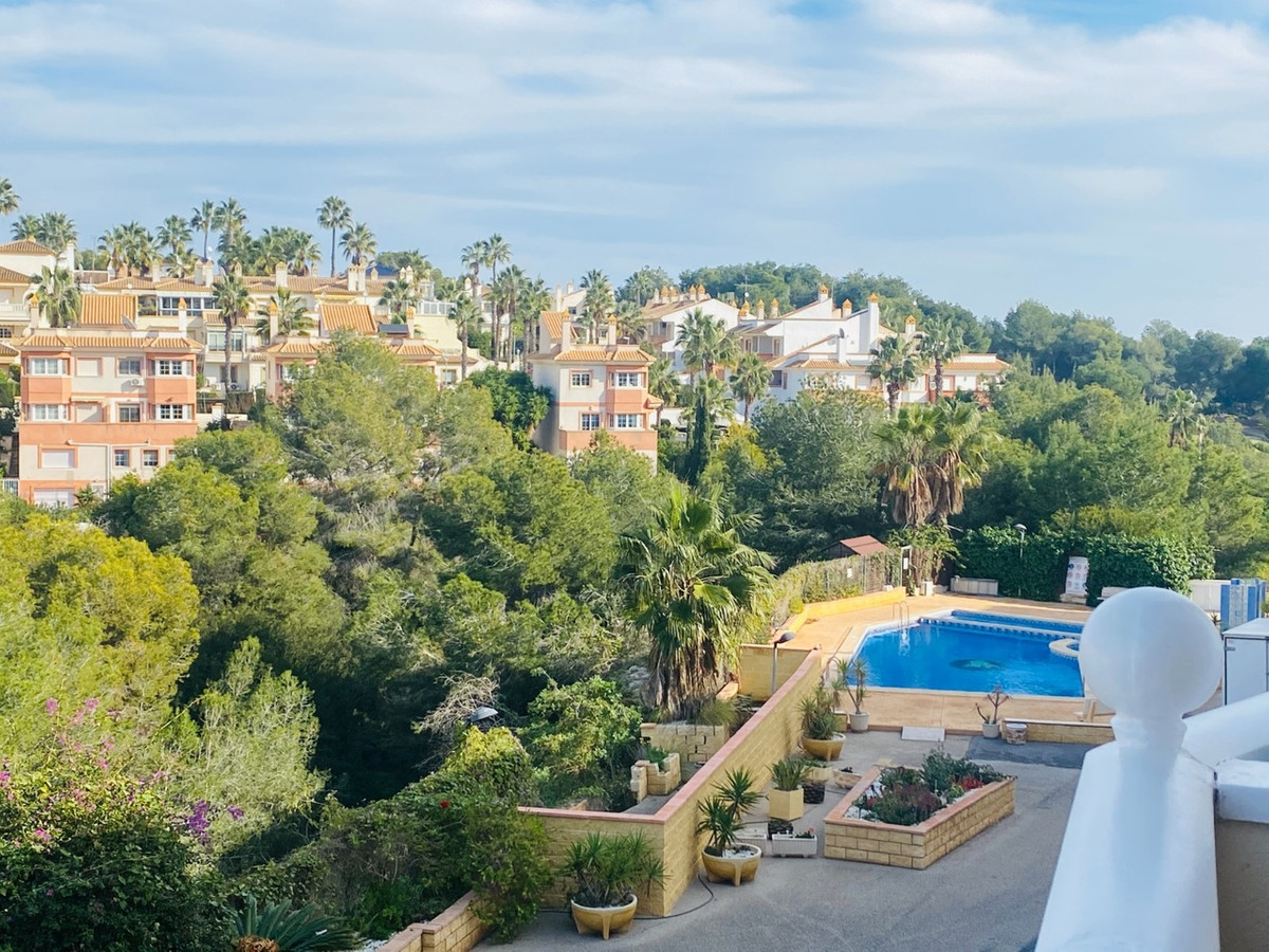For sale - 2 Bedroom 1 Bathroom Apartment - Middle Floor Apartment in Orihuela - Villamartin  - Alicante