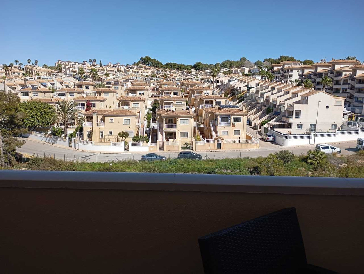 For sale - 2 Bedroom 1 Bathroom Apartment - Middle Floor Apartment in Orihuela - Villamartin  - Alicante