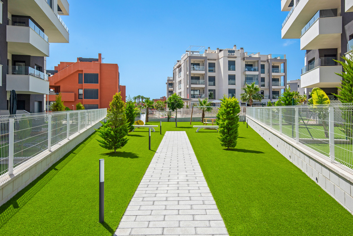 For sale - 2 Bedroom 2 Bathroom Penthouse in Villamartin  - Villamartin  - Alicante