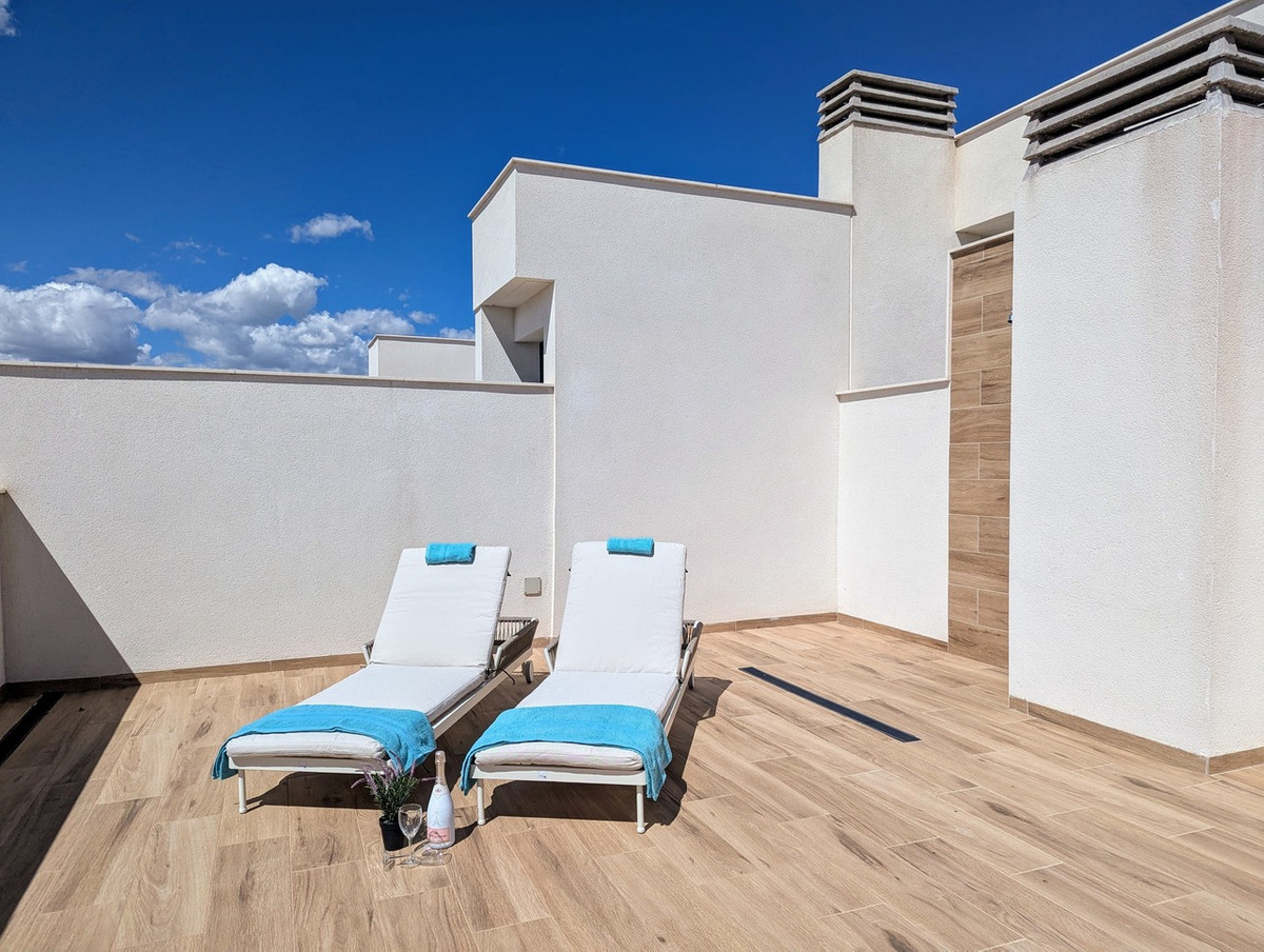 For sale - 2 Bedroom 2 Bathroom Penthouse in Villamartin  - Villamartin  - Alicante
