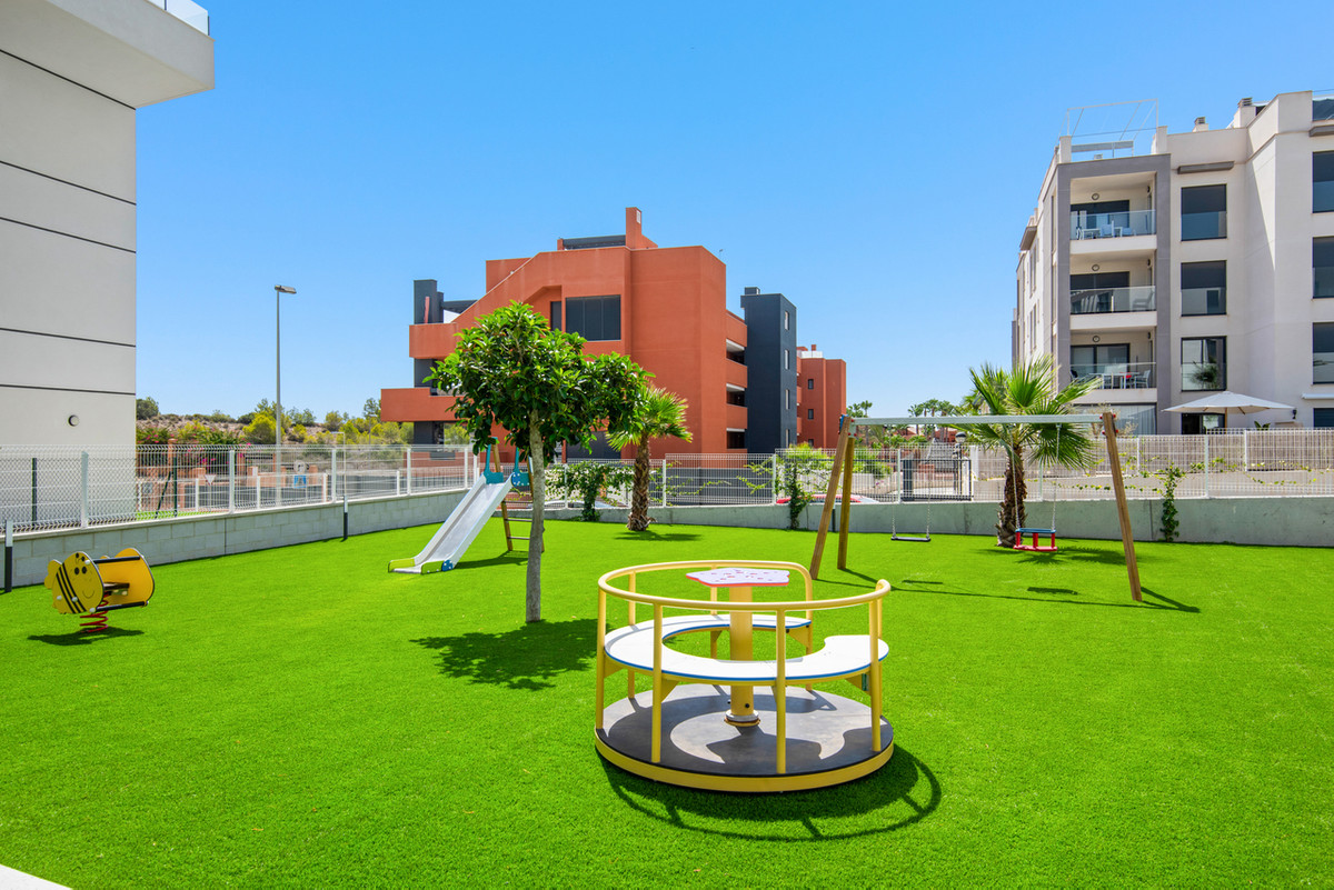 For sale - 2 Bedroom 2 Bathroom Penthouse in Villamartin  - Villamartin  - Alicante