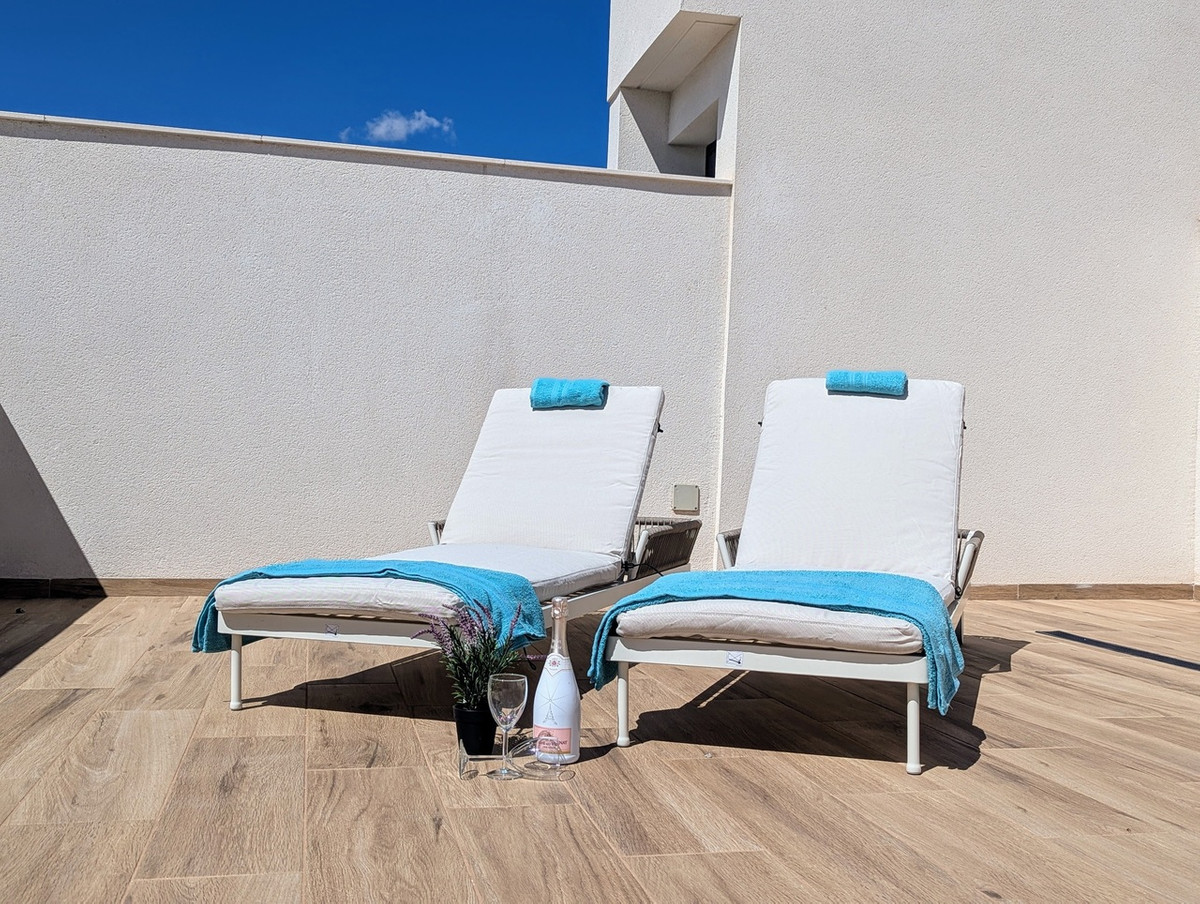 For sale - 2 Bedroom 2 Bathroom Penthouse in Villamartin  - Villamartin  - Alicante