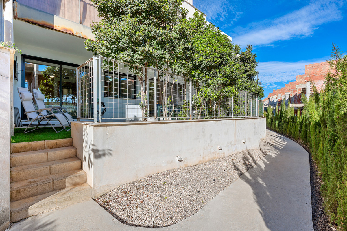 For sale - 2 Bedroom 1 Bathroom Ground Floor Apartment in Villamartin - Campoamor  - Alicante