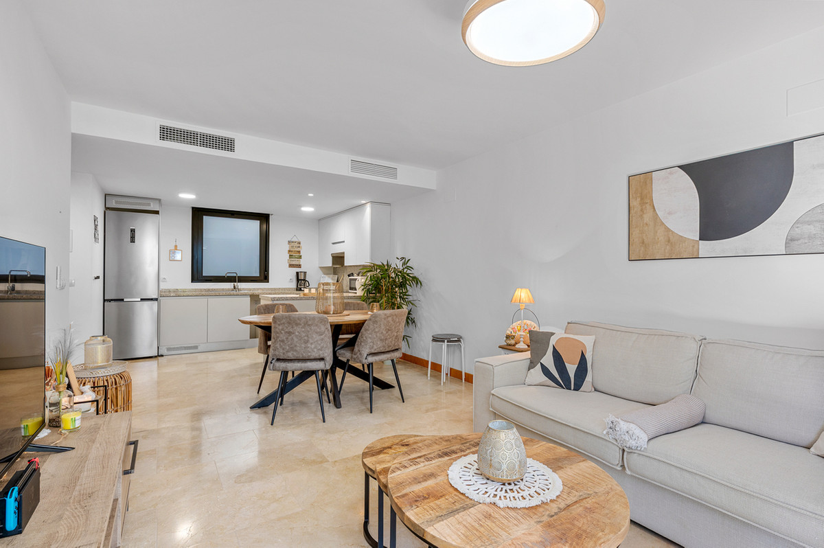 For sale - 2 Bedroom 1 Bathroom Ground Floor Apartment in Villamartin - Campoamor  - Alicante