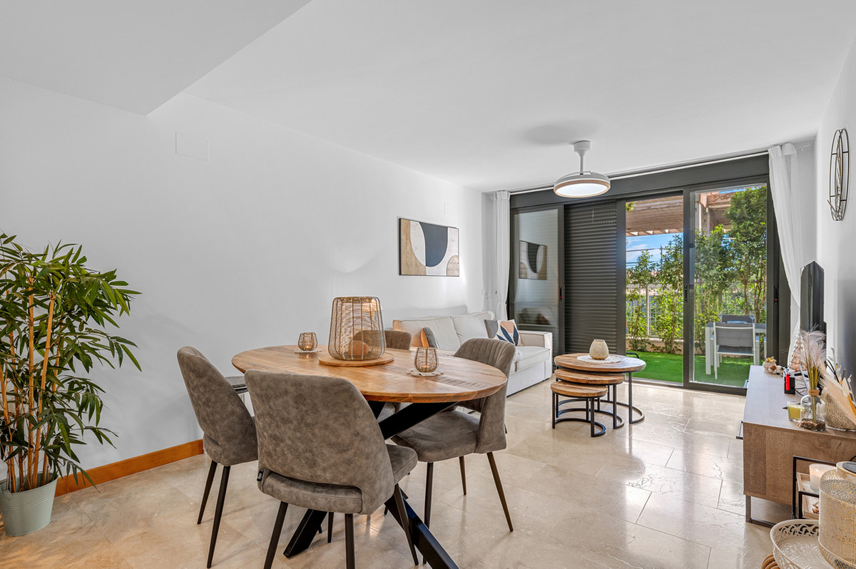 For sale - 2 Bedroom 1 Bathroom Ground Floor Apartment in Villamartin - Campoamor  - Alicante