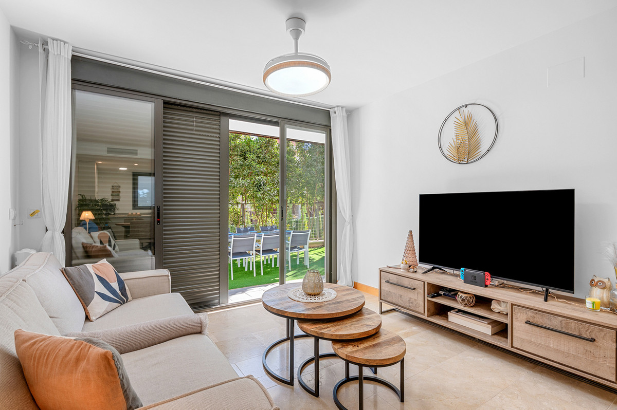 For sale - 2 Bedroom 1 Bathroom Ground Floor Apartment in Villamartin - Campoamor  - Alicante