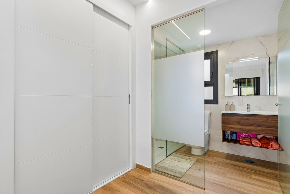 For sale - 2 Bedroom 2 Bathroom Apartment - Ground Floor Apartment in Orihuela - Villamartin  - Alicante