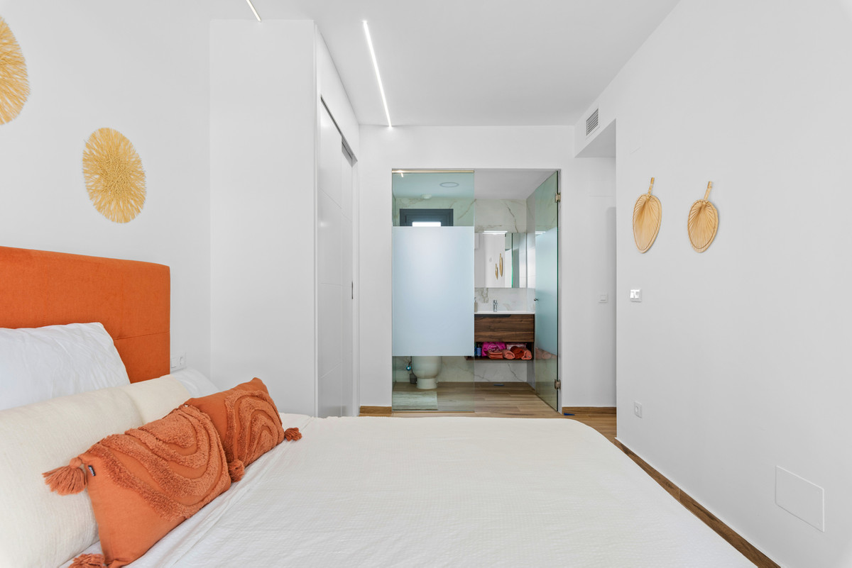 For sale - 2 Bedroom 2 Bathroom Apartment - Ground Floor Apartment in Orihuela - Villamartin  - Alicante