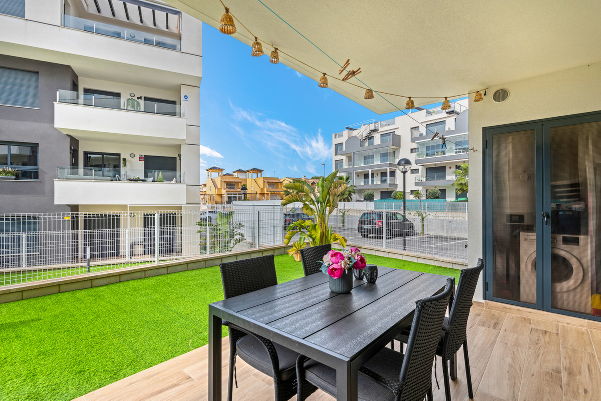 For sale - 2 Bedroom 2 Bathroom Apartment - Ground Floor Apartment in Orihuela - Villamartin  - Alicante