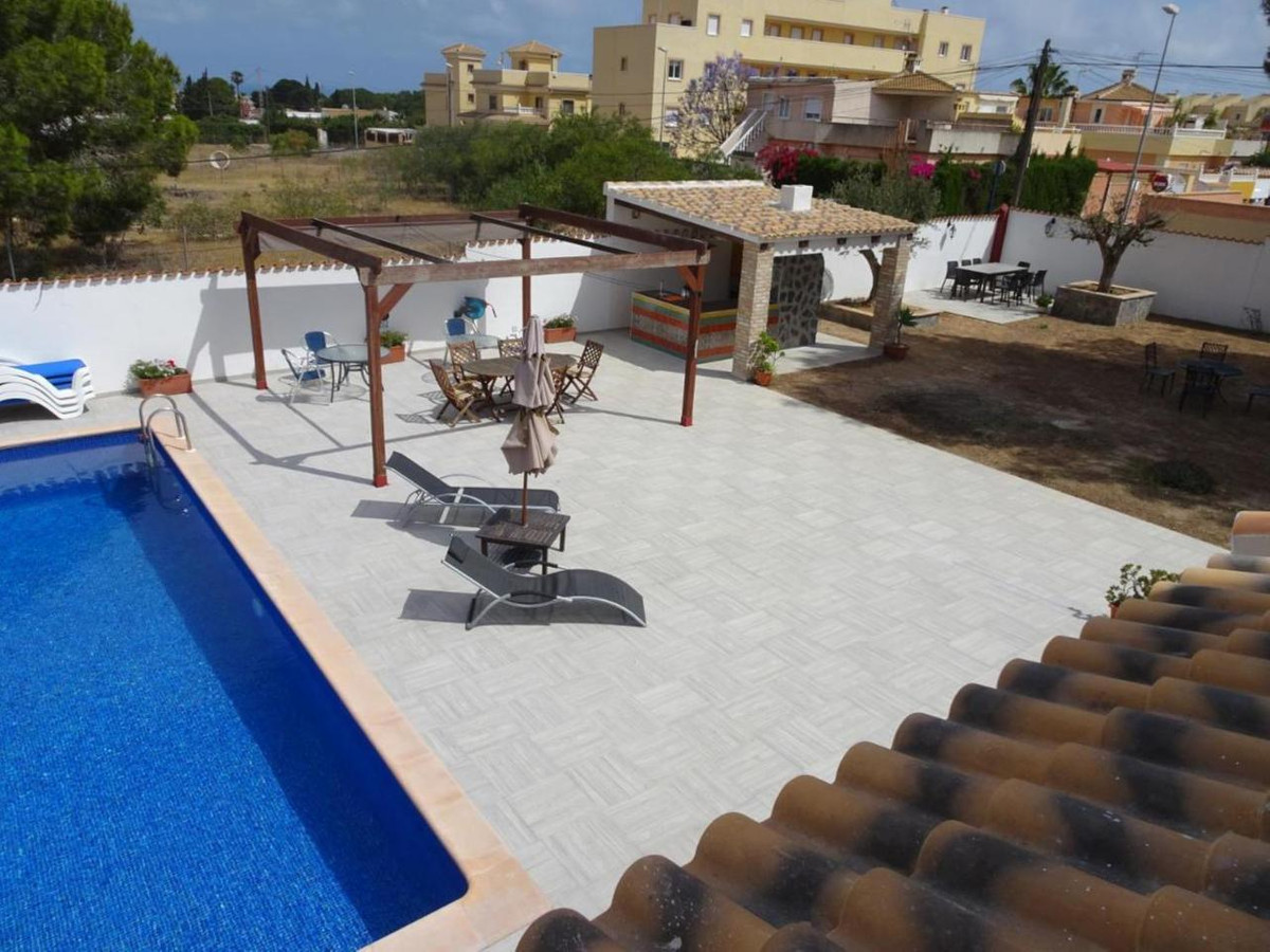 For sale - 9 Bedroom 7 Bathroom House - Detached Villa in Orihuela - Cabo Roig  - Alicante
