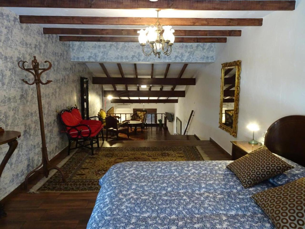 For sale - 9 Bedroom 7 Bathroom House - Detached Villa in Orihuela - Cabo Roig  - Alicante