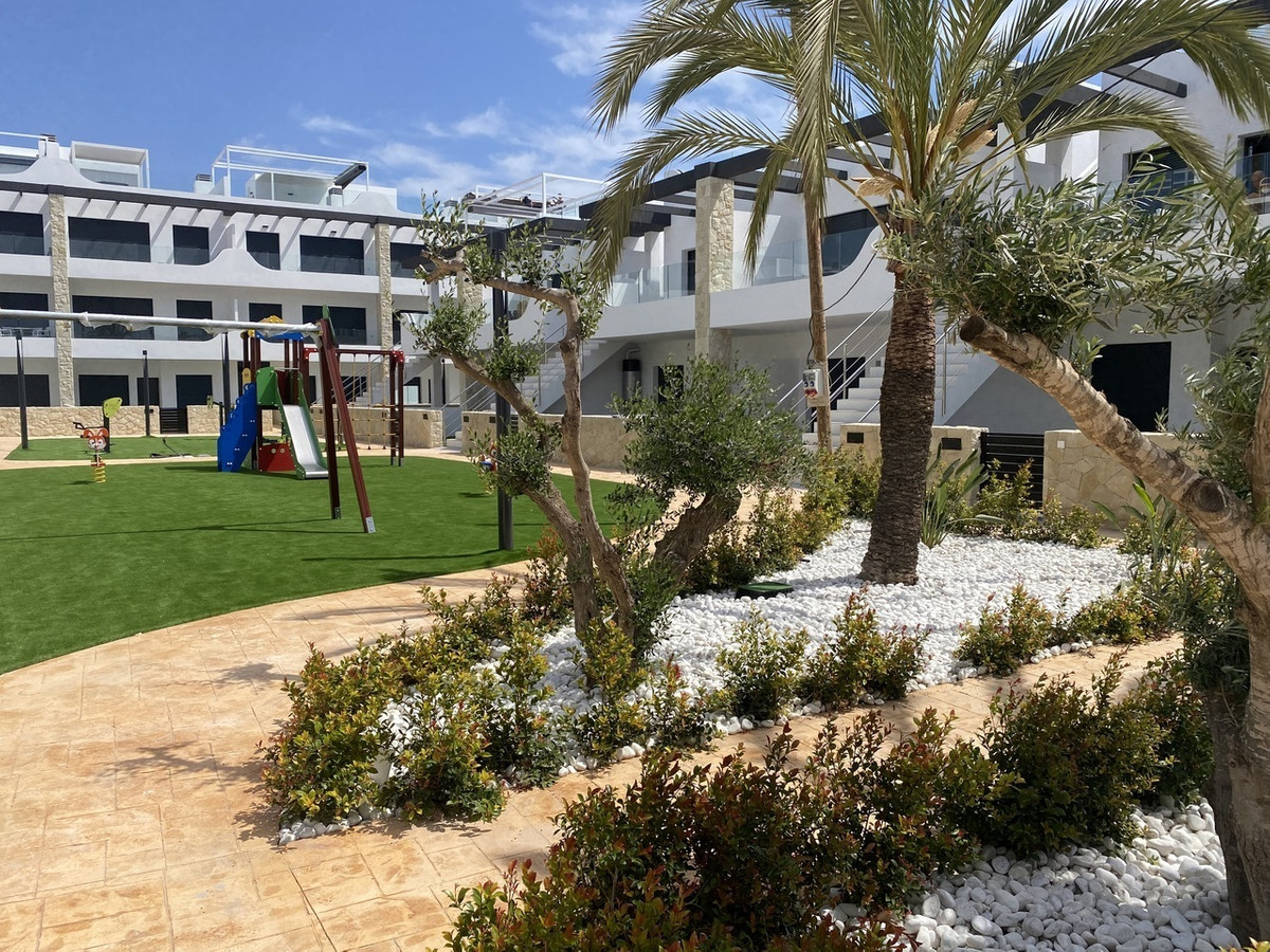 For sale - 3 Bedroom 2 Bathroom Apartment - Ground Floor Apartment in Orihuela - Punta Prima  - Alicante