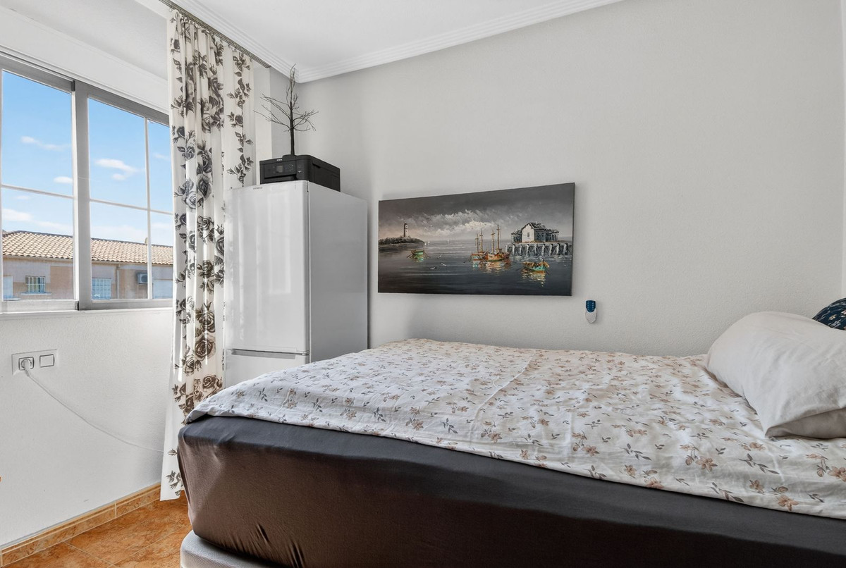 For sale - 2 Bedroom 1 Bathroom Apartment - Top Floor Apartment in Torrevieja - Torrevieja Centro  - Alicante