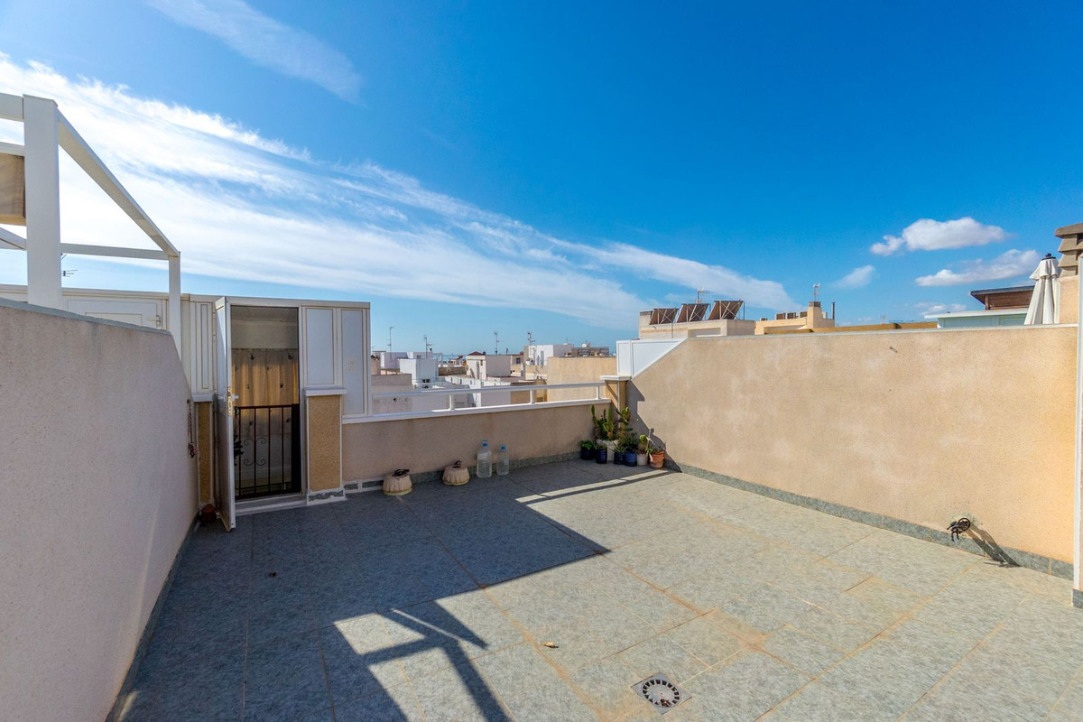 For sale - 3 Bedroom 2 Bathroom Apartment - Penthouse in Torrevieja - Torrevieja Centro  - Alicante