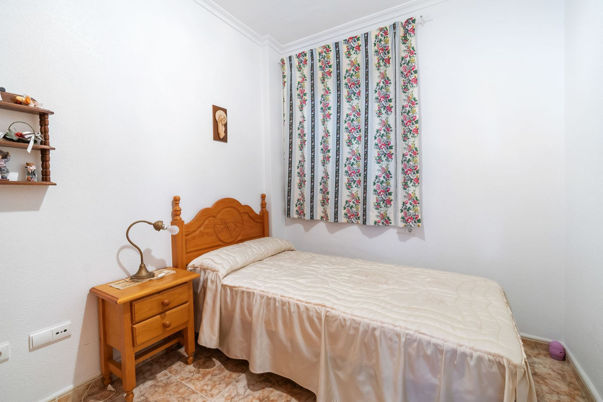 For sale - 3 Bedroom 2 Bathroom Apartment - Penthouse in Torrevieja - Torrevieja Centro  - Alicante