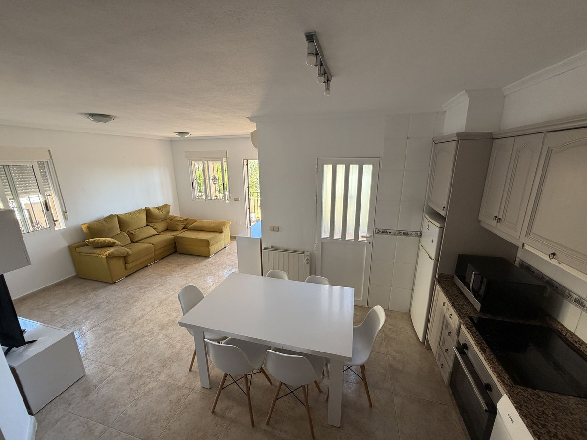 For sale - 3 Bedroom 2 Bathroom House - Semi-Detached House in Orihuela - Orihuela Costa  - Alicante