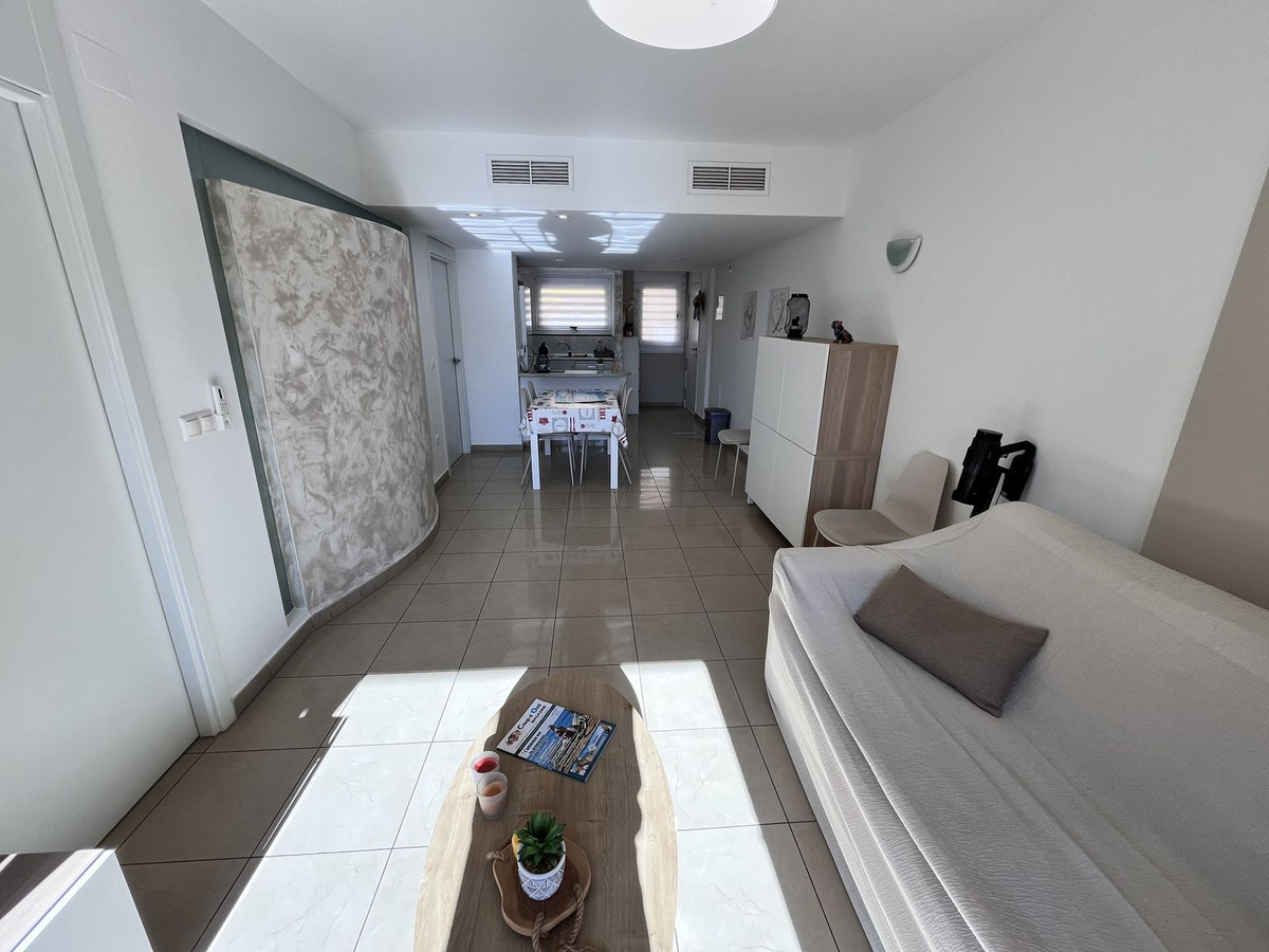 For sale - 2 Bedroom 1 Bathroom Apartment - Middle Floor Apartment in Orihuela - Orihuela Costa  - Alicante