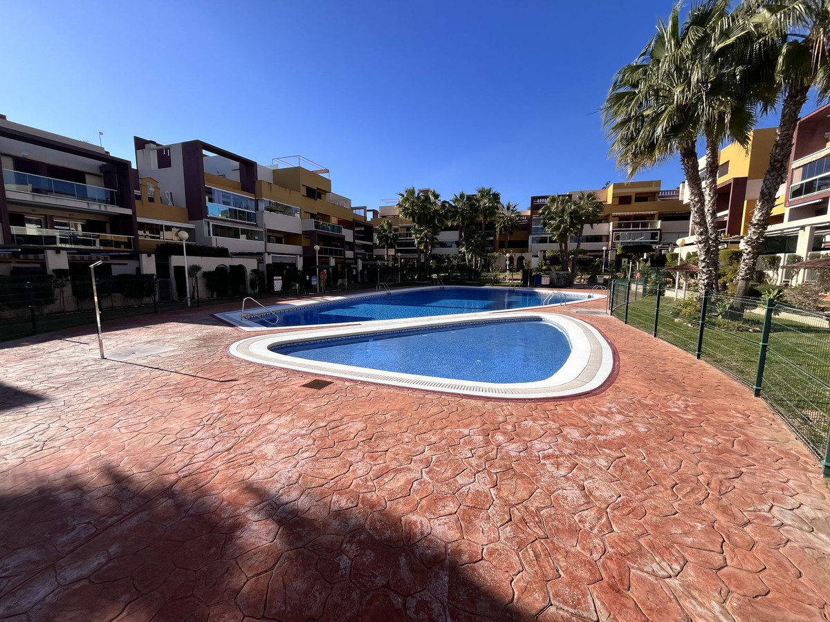 For sale - 2 Bedroom 1 Bathroom Apartment - Middle Floor Apartment in Orihuela - Orihuela Costa  - Alicante