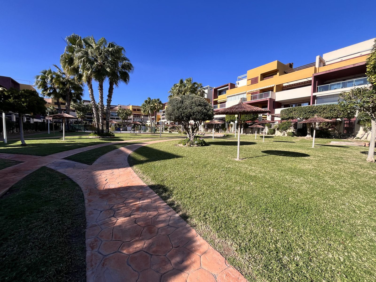 For sale - 2 Bedroom 1 Bathroom Apartment - Middle Floor Apartment in Orihuela - Orihuela Costa  - Alicante