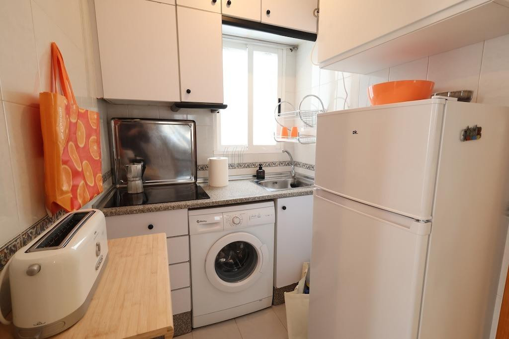 For sale - 1 Bedroom 1 Bathroom Apartment - Middle Floor Apartment in Torrevieja - Torrevieja Centro  - Alicante
