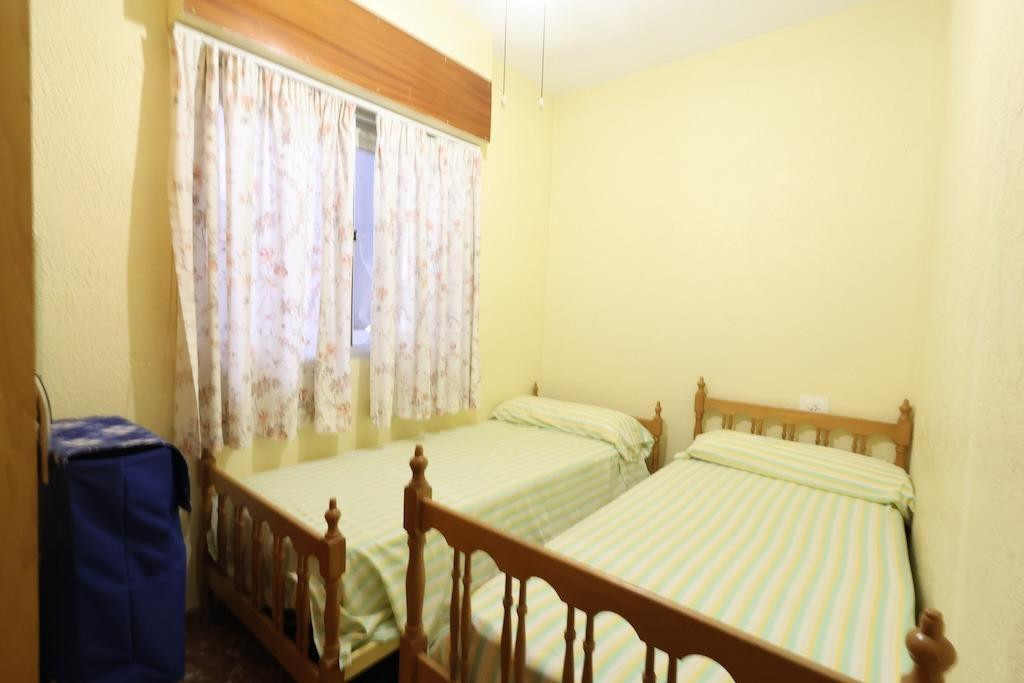 For sale - 3 Bedroom 1 Bathroom Apartment - Middle Floor Apartment in Torrevieja - Torrevieja Centro  - Alicante
