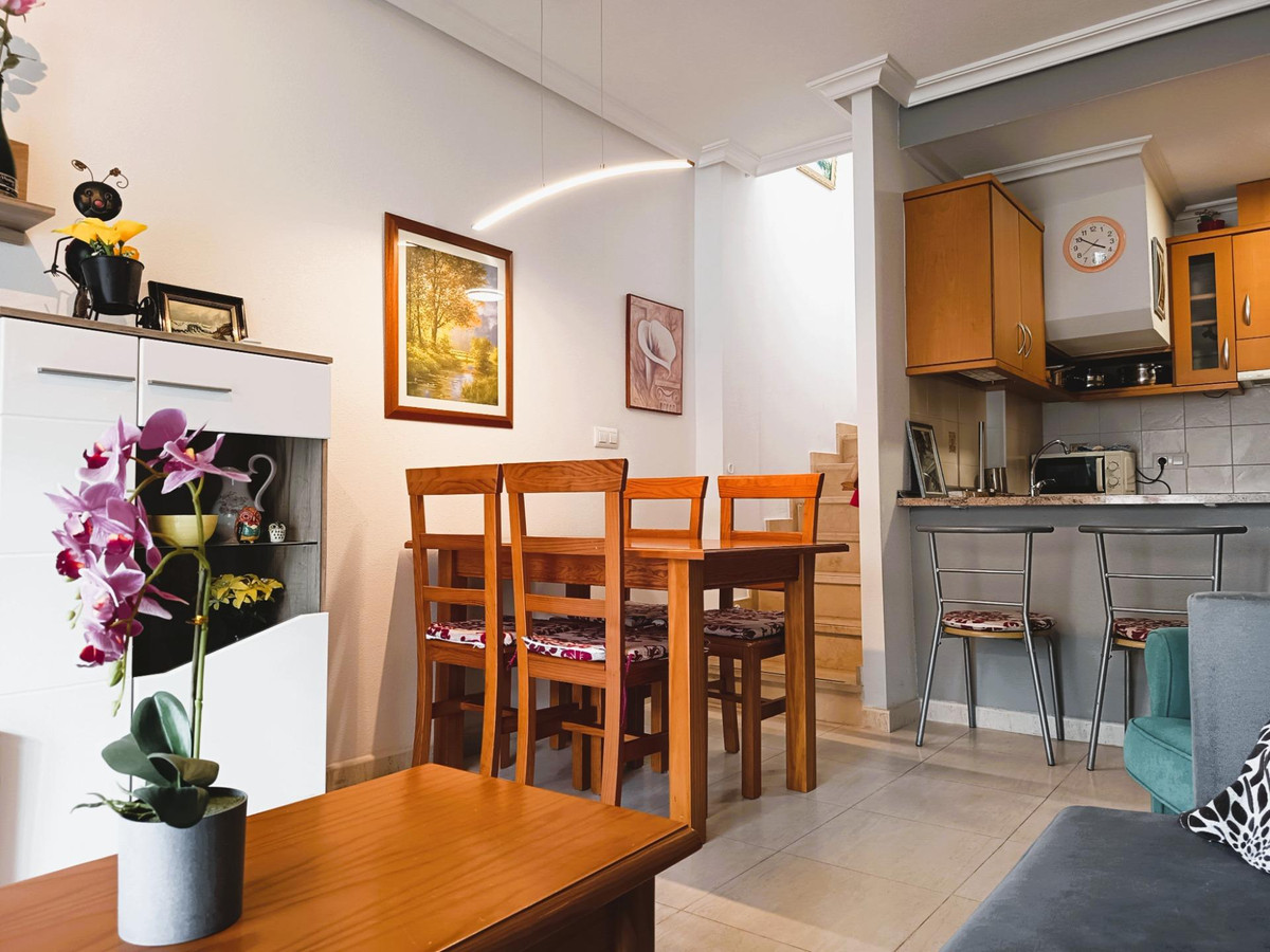 For sale - 2 Bedroom 1 Bathroom Penthouse in Cabo Roig - Cabo Roig  - Alicante