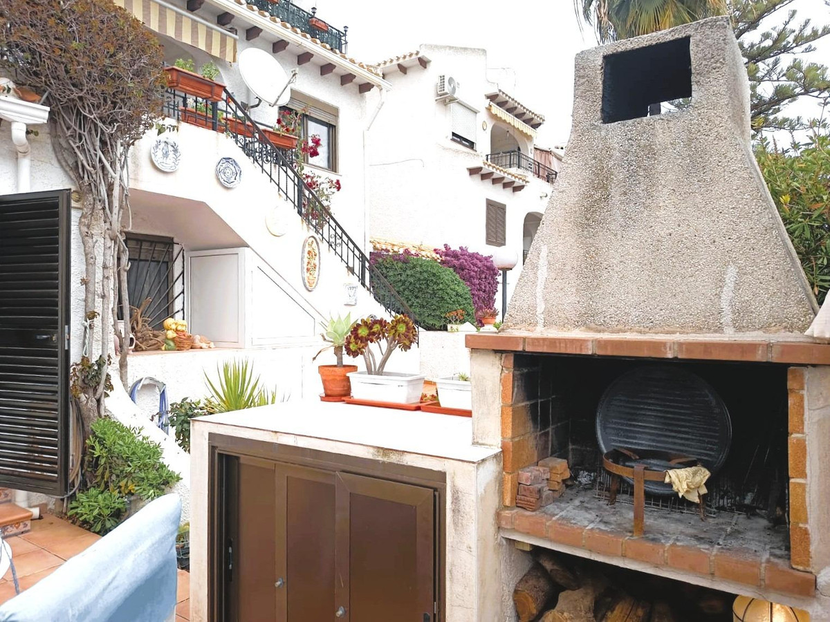 For sale - 4 Bedroom 3 Bathroom Townhouse in Cabo Roig - Cabo Roig  - Alicante