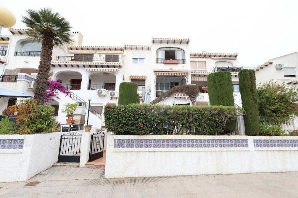For sale - 4 Bedroom 3 Bathroom Townhouse in Cabo Roig - Cabo Roig  - Alicante