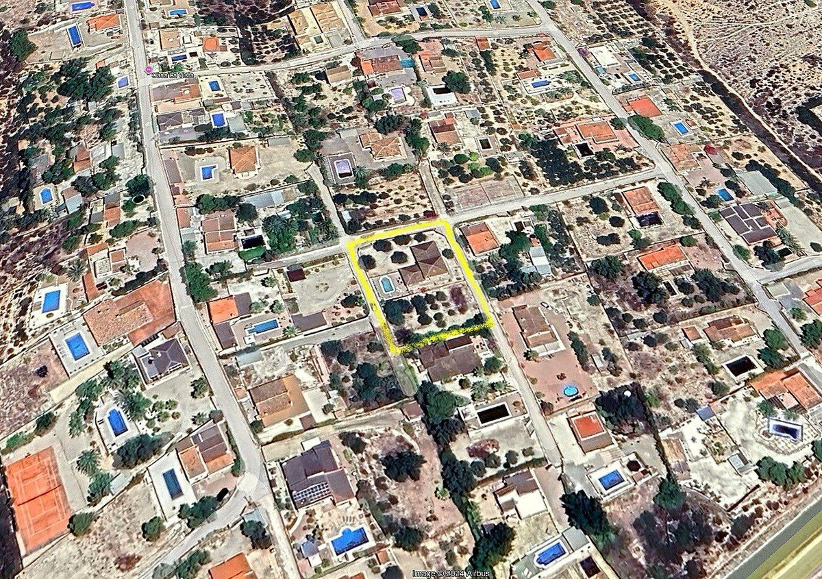 For sale - 6 Bedroom 2 Bathroom House - Finca - Cortijo in Albatera - Albatera Centro  - Alicante