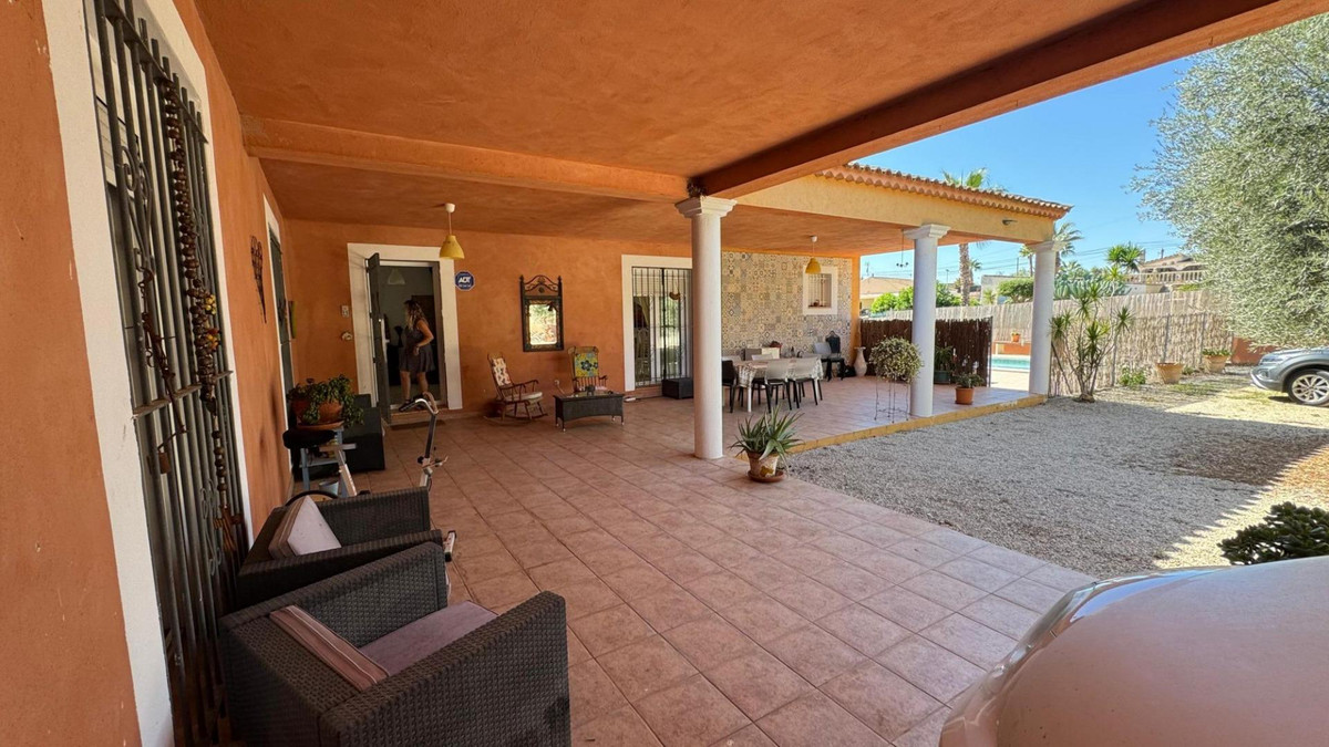 For sale - 6 Bedroom 2 Bathroom House - Finca - Cortijo in Albatera - Albatera Centro  - Alicante