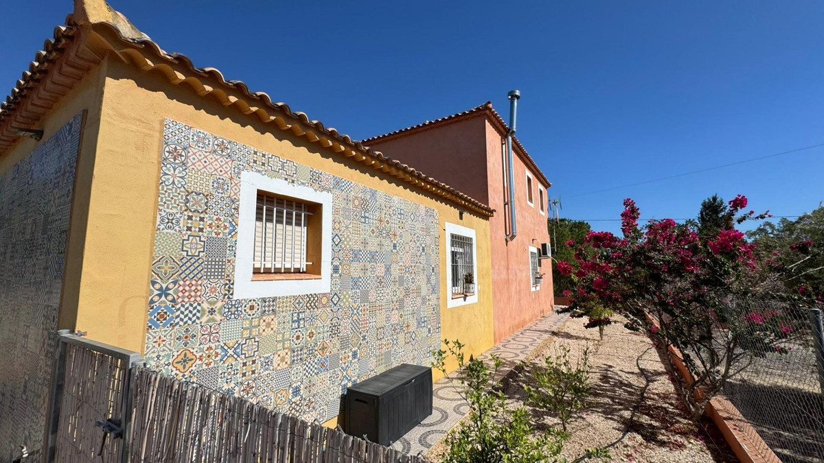 For sale - 6 Bedroom 2 Bathroom House - Finca - Cortijo in Albatera - Albatera Centro  - Alicante