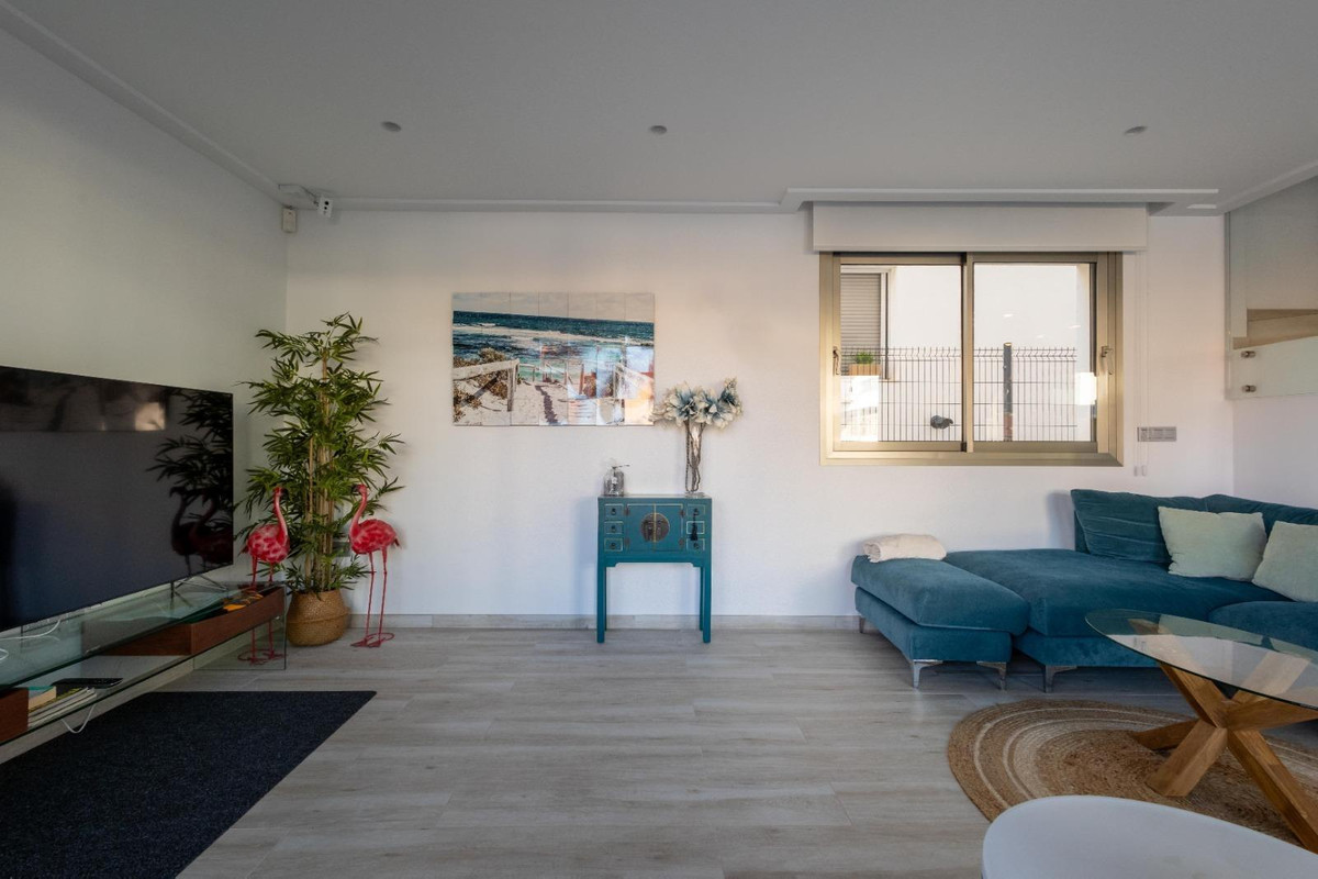 For sale - 4 Bedroom 3 Bathroom House - Detached Villa in Orihuela - Orihuela Costa  - Alicante