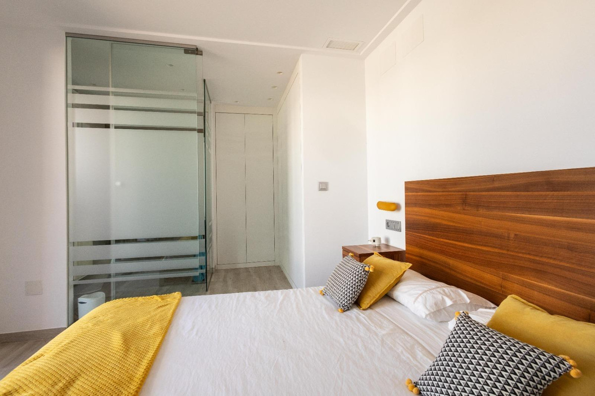 For sale - 4 Bedroom 3 Bathroom House - Detached Villa in Orihuela - Orihuela Costa  - Alicante
