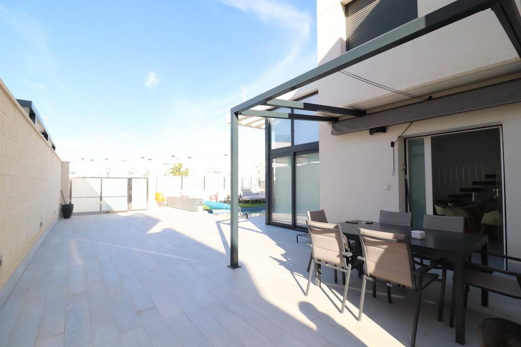 For sale - 3 Bedroom 3 Bathroom Detached Villa in Lomas de Cabo Roig  - Lomas de Cabo Roig  - Alicante