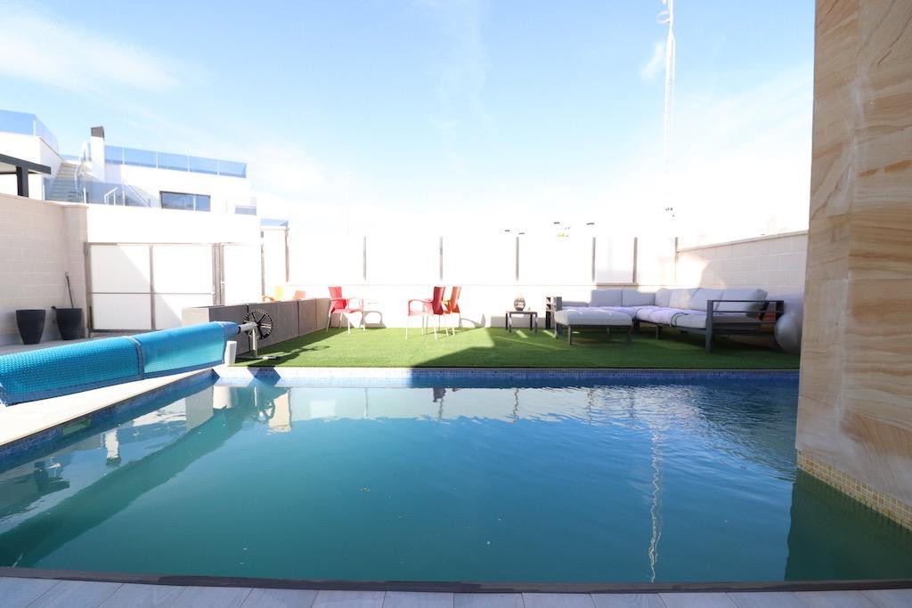 For sale - 3 Bedroom 3 Bathroom Detached Villa in Lomas de Cabo Roig  - Lomas de Cabo Roig  - Alicante