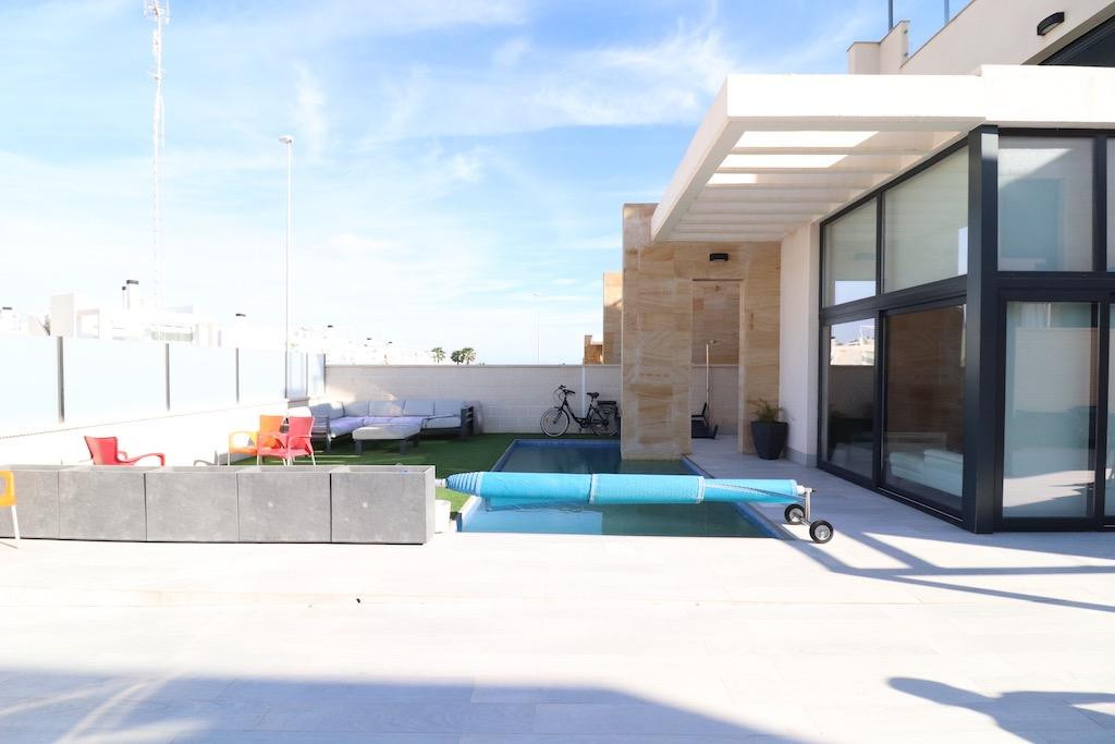 For sale - 3 Bedroom 3 Bathroom Detached Villa in Lomas de Cabo Roig  - Lomas de Cabo Roig  - Alicante