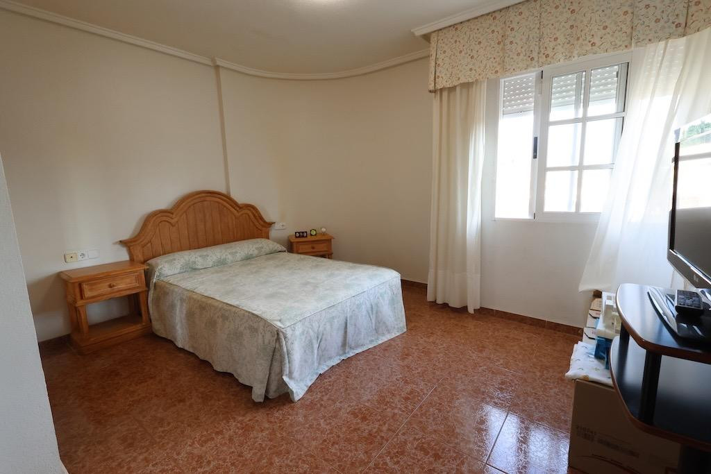 For sale - 3 Bedroom 2 Bathroom House - Detached Villa in Torrevieja - Torrevieja Centro  - Alicante