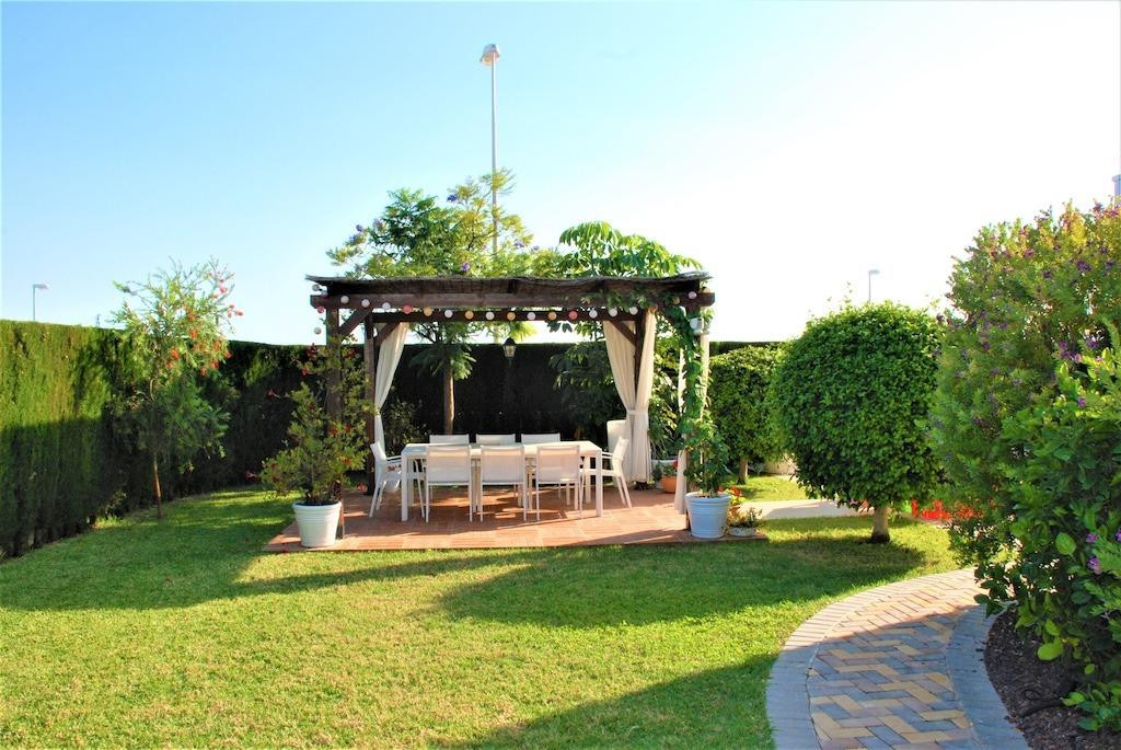 For sale - 5 Bedroom 4 Bathroom House - Detached Villa in Rojales - Rojales Centro  - Alicante