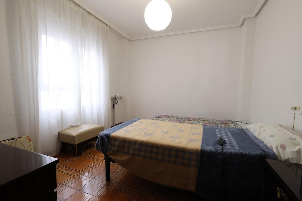 For sale - 3 Bedroom 2 Bathroom Apartment - Middle Floor Apartment in Torrevieja - Playa Del Cura  - Alicante