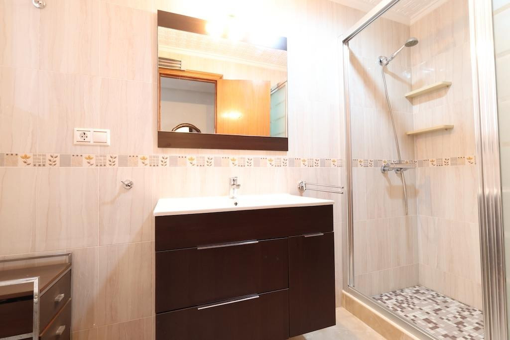 For sale - 3 Bedroom 2 Bathroom Apartment - Middle Floor Apartment in Torrevieja - Playa Del Cura  - Alicante