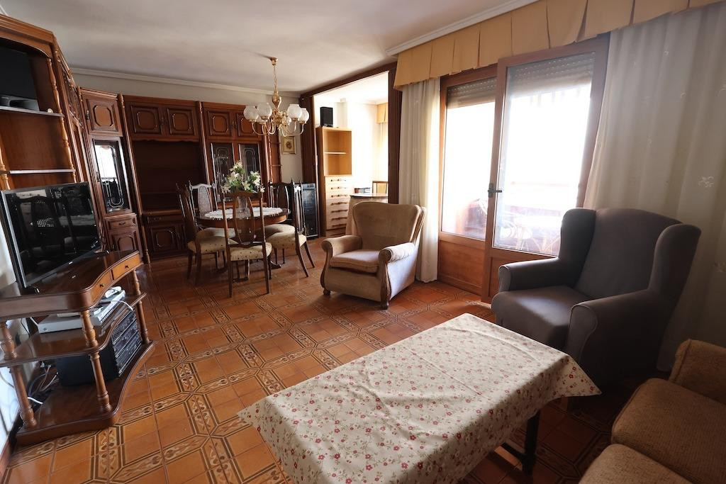 For sale - 3 Bedroom 2 Bathroom Apartment - Middle Floor Apartment in Torrevieja - Playa Del Cura  - Alicante