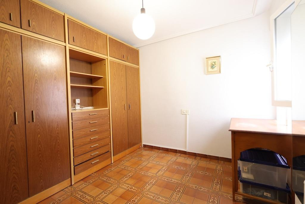 For sale - 3 Bedroom 2 Bathroom Apartment - Middle Floor Apartment in Torrevieja - Playa Del Cura  - Alicante